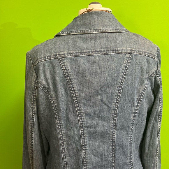 Pendleton - Picture 2 of 5